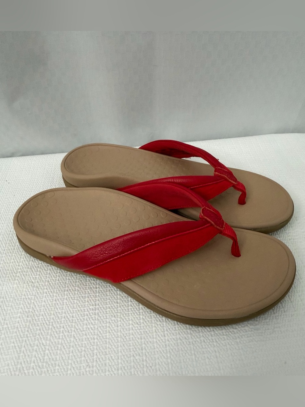 Vionic Shore Thong Sandal Red Women’s Size 8 Orthopedic